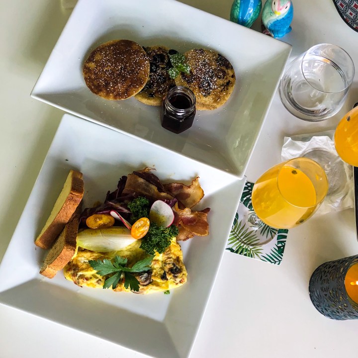 Blueberry Pancakes & Omelet, Nomad Antigua
